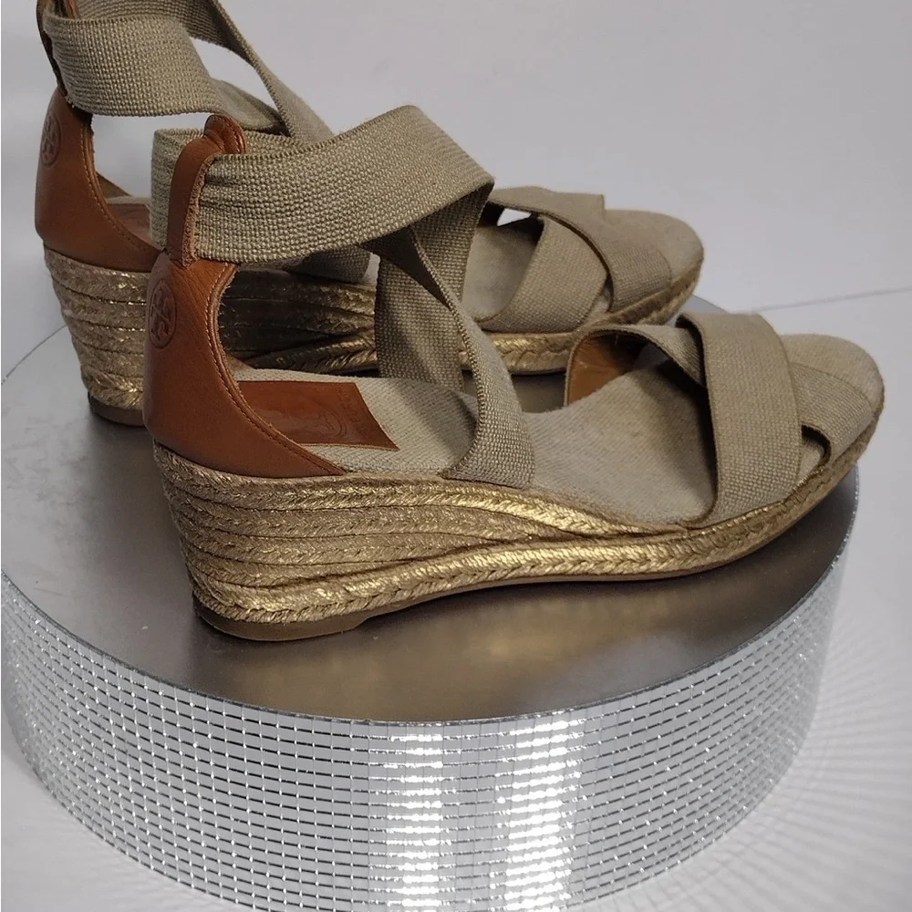 Tory Burch Women's Tan Wedge Sandals size 8 pre owned good condition